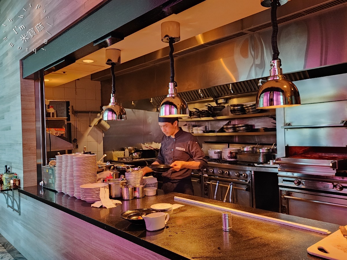 Morton’s 莫爾頓牛排館┃台北牛排餐廳。約會慶生小聚會都適合，高質感排餐大滿足、午餐精選套餐CP值更高