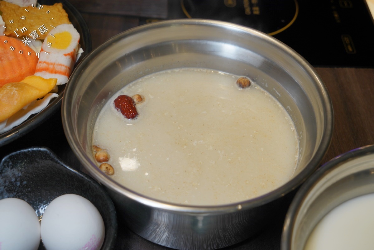 双禾町鍋物 中和南勢角店┃中和火鍋。海陸雙饗套餐更澎湃，和牛祭太過癮了!還有自助吧無限續用