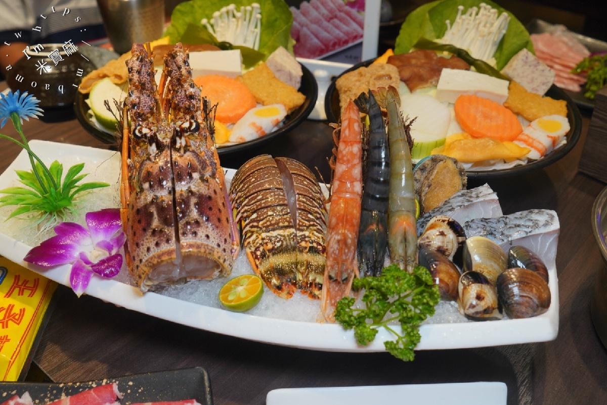 双禾町鍋物 中和南勢角店┃中和火鍋。海陸雙饗套餐更澎湃，和牛祭太過癮了!還有自助吧無限續用