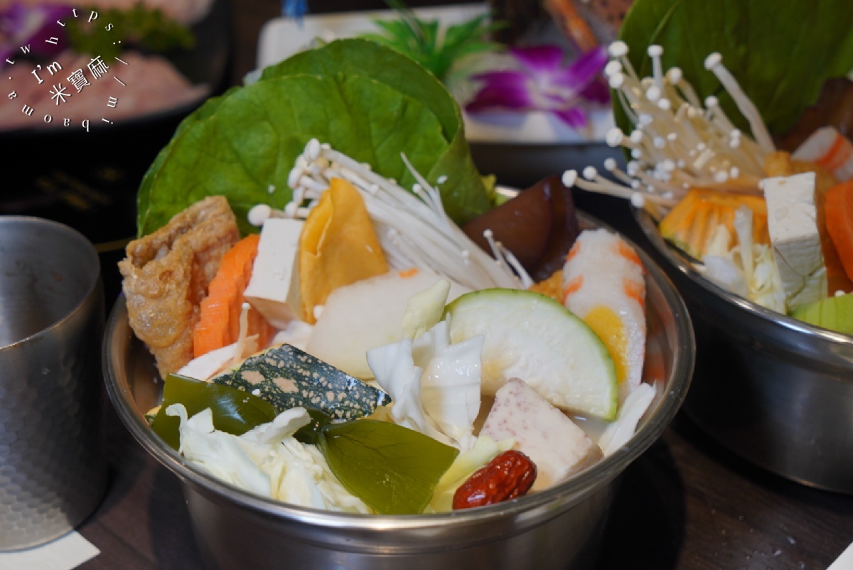双禾町鍋物 中和南勢角店┃中和火鍋。海陸雙饗套餐更澎湃，和牛祭太過癮了!還有自助吧無限續用