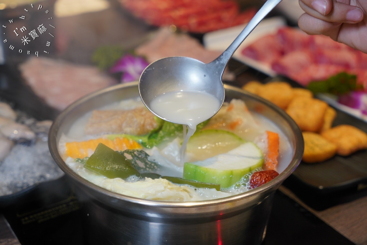 双禾町鍋物 中和南勢角店┃中和火鍋。海陸雙饗套餐更澎湃，和牛祭太過癮了!還有自助吧無限續用