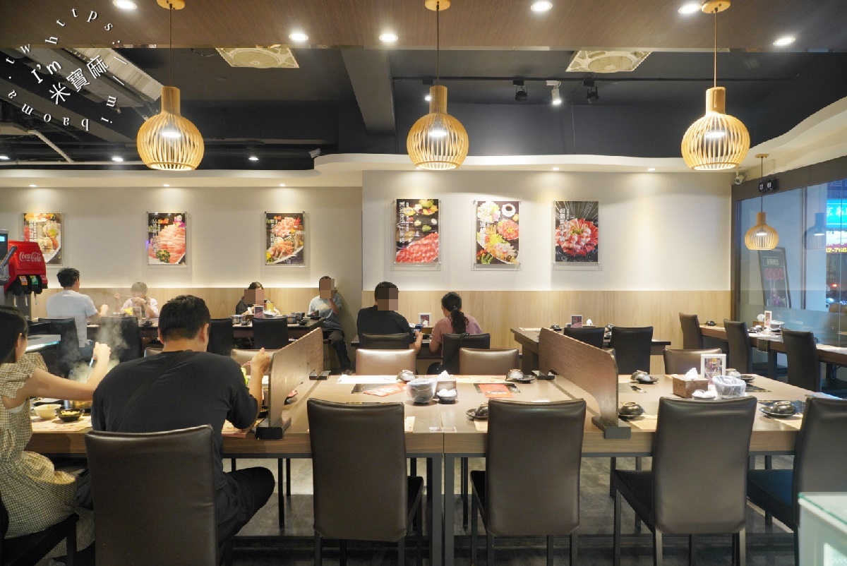 双禾町鍋物 中和南勢角店┃中和火鍋。海陸雙饗套餐更澎湃，和牛祭太過癮了!還有自助吧無限續用