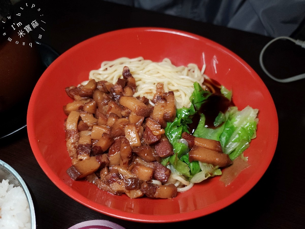 甕中甕炭火煨湯 | 板橋美食，專業月嫂古法慢煨12小時，近30種濃郁湯品暖心暖胃，加碼推薦銷魂滷肉飯！