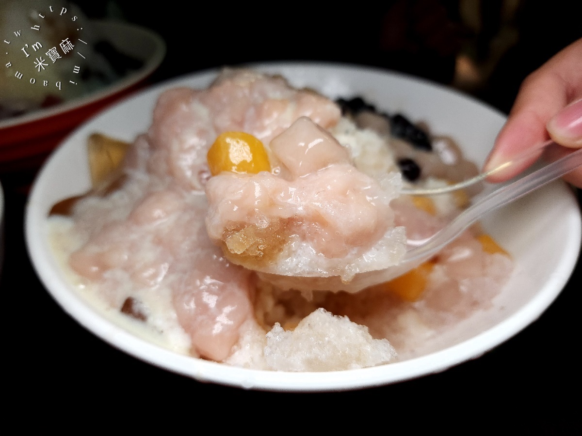 南機場芋頭大王┃南機場夜市美食。芋頭綿密鬆甜必點，真材實料超大一碗，兩個人吃也很可以