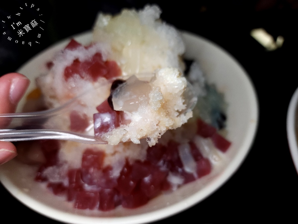 南機場芋頭大王┃南機場夜市美食。芋頭綿密鬆甜必點，真材實料超大一碗，兩個人吃也很可以