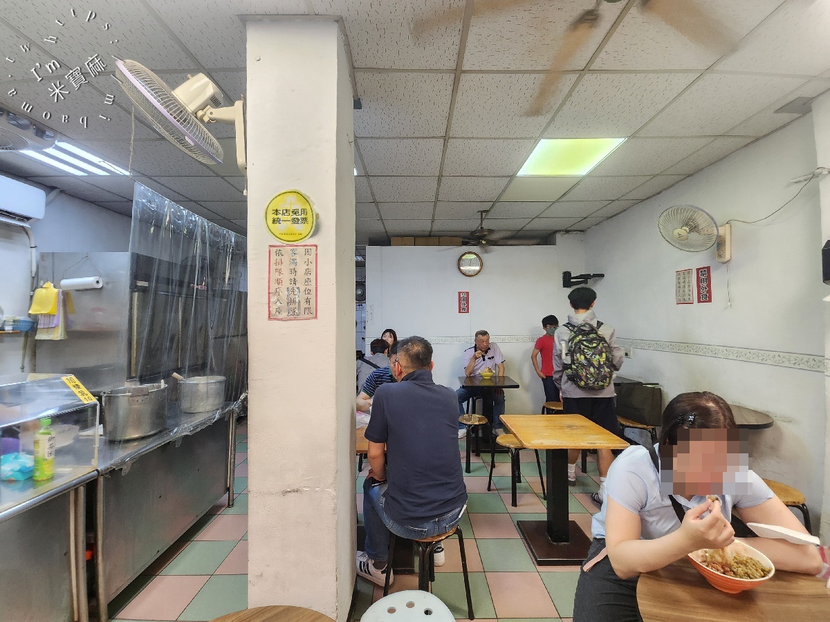 南機場芋頭大王┃南機場夜市美食。芋頭綿密鬆甜必點，真材實料超大一碗，兩個人吃也很可以