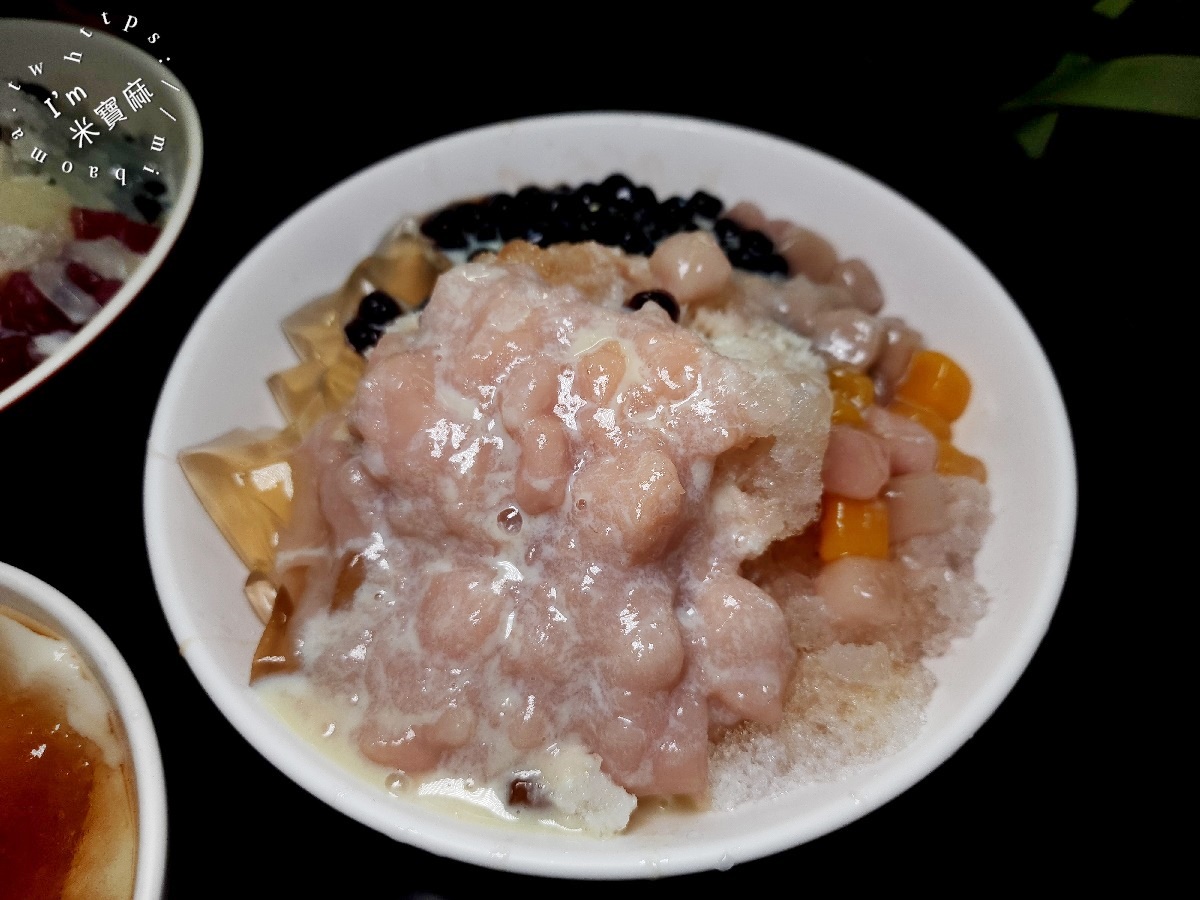 南機場芋頭大王┃南機場夜市美食。芋頭綿密鬆甜必點，真材實料超大一碗，兩個人吃也很可以