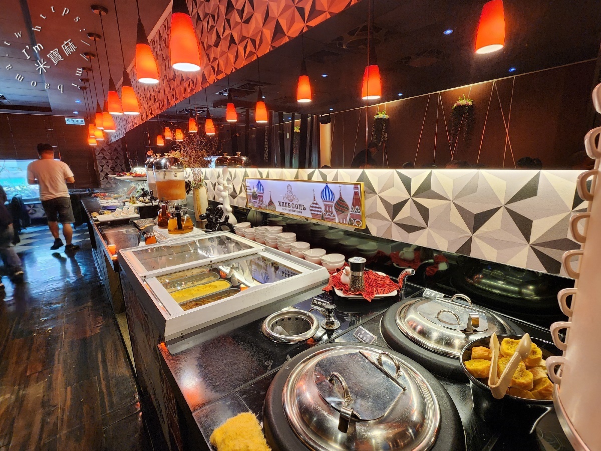 凱薩西餐牛排┃台北牛排吃到飽。一週只開三天的神秘牛排館，自助吧豐富有誠意，外帶百元價更超值