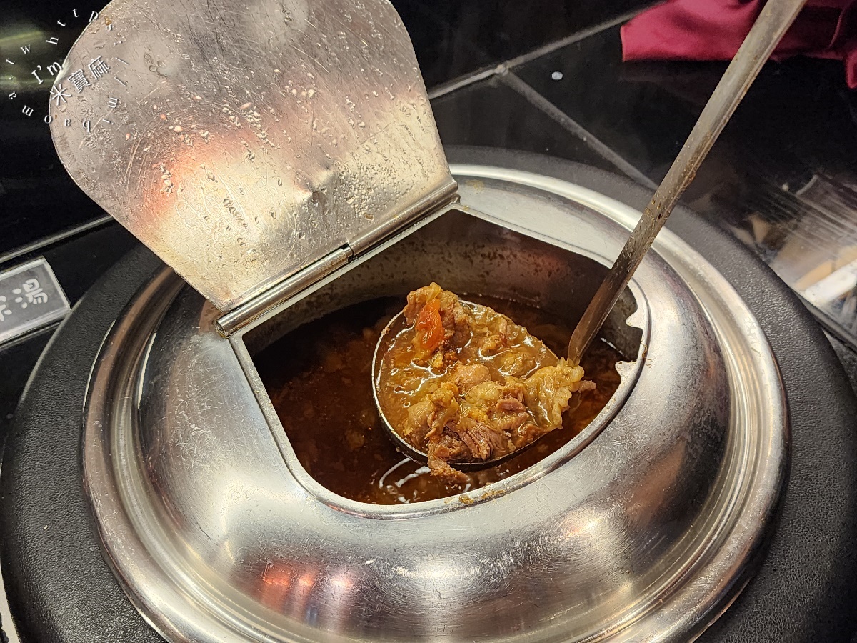 凱薩西餐牛排┃台北牛排吃到飽。一週只開三天的神秘牛排館，自助吧豐富有誠意，外帶百元價更超值