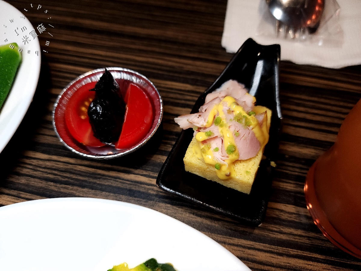 凱薩西餐牛排┃台北牛排吃到飽。一週只開三天的神秘牛排館，自助吧豐富有誠意，外帶百元價更超值