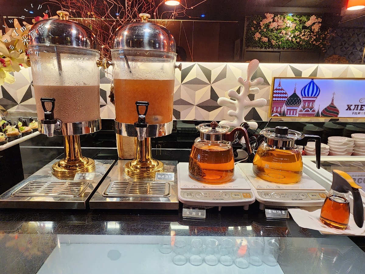 凱薩西餐牛排┃台北牛排吃到飽。一週只開三天的神秘牛排館，自助吧豐富有誠意，外帶百元價更超值