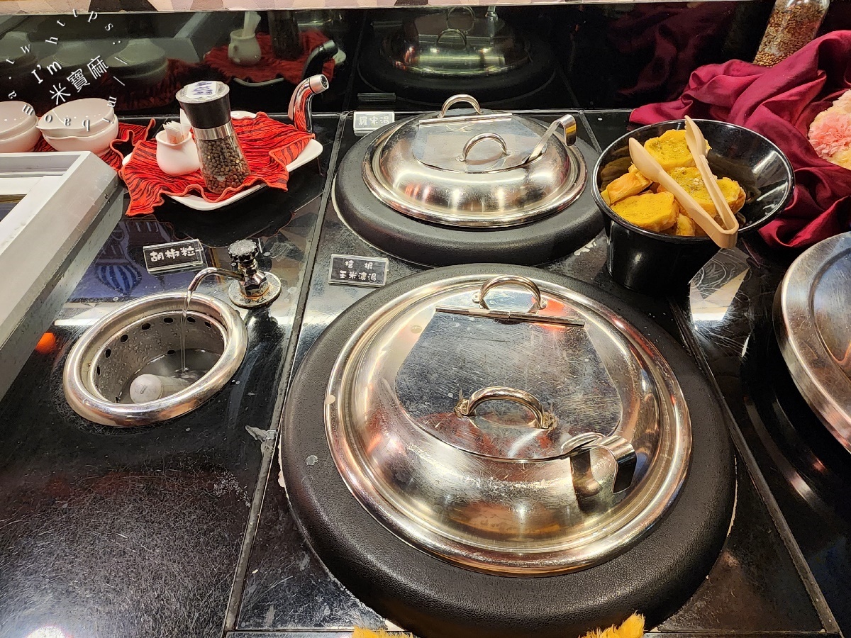 凱薩西餐牛排┃台北牛排吃到飽。一週只開三天的神秘牛排館，自助吧豐富有誠意，外帶百元價更超值