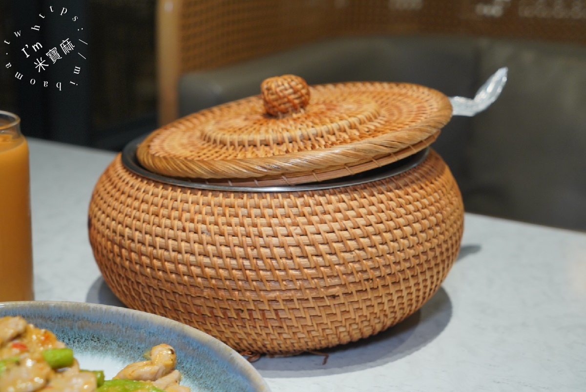 香米泰國料理 大直忠泰店┃台北美食。連續18年榮獲泰精選認證，料理道道有水平，環境絕美，來小約會也很適合