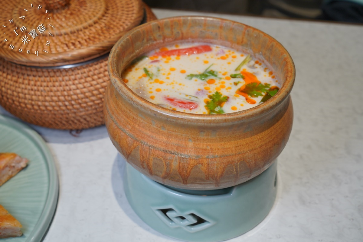 香米泰國料理 大直忠泰店┃台北美食。連續18年榮獲泰精選認證，料理道道有水平，環境絕美，來小約會也很適合