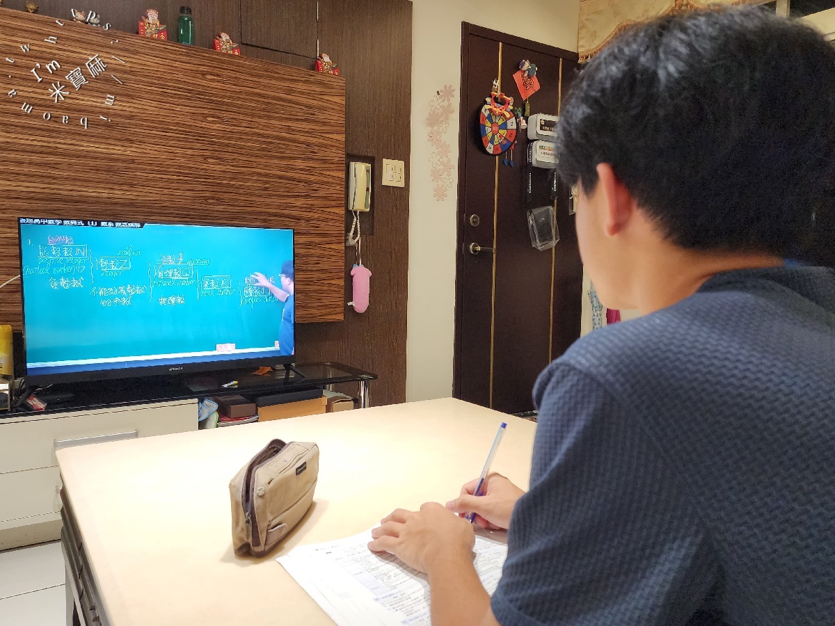 SANSUI山水 Full HD高畫質40吋電視┃小資族首選、全機3年保固，四種音效讓居家視聽品質直接升等