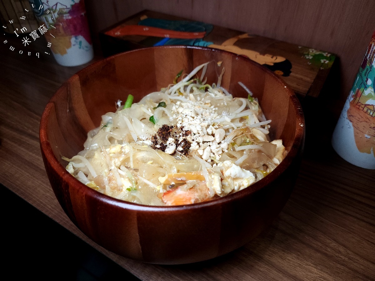 泰萬 ไทหวั่น ┃萬華美食。異國風味打拋豬、泰式炒麵都正點，還有泰奶也很不錯