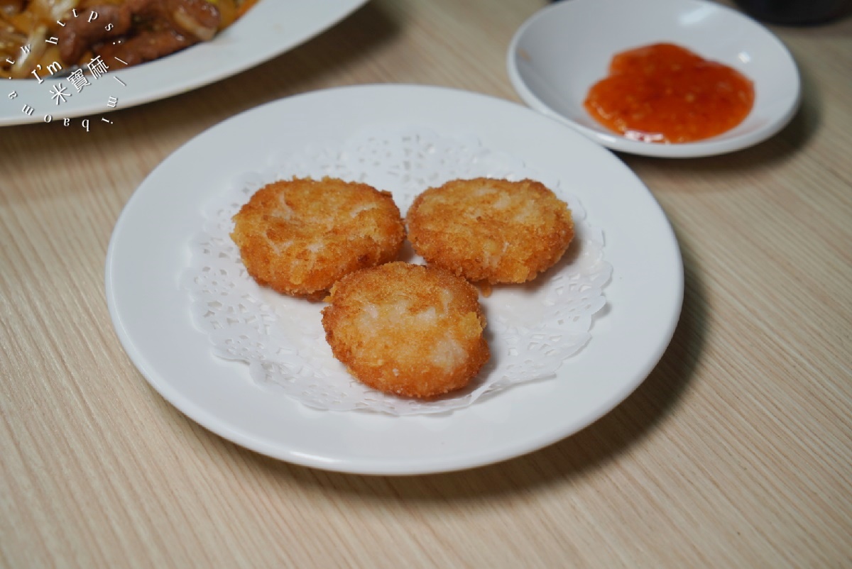 好饗吃茶餐廳┃中正區港式 茶餐廳。藏身市場的好味道，從早上就開賣的港點熱炒小食