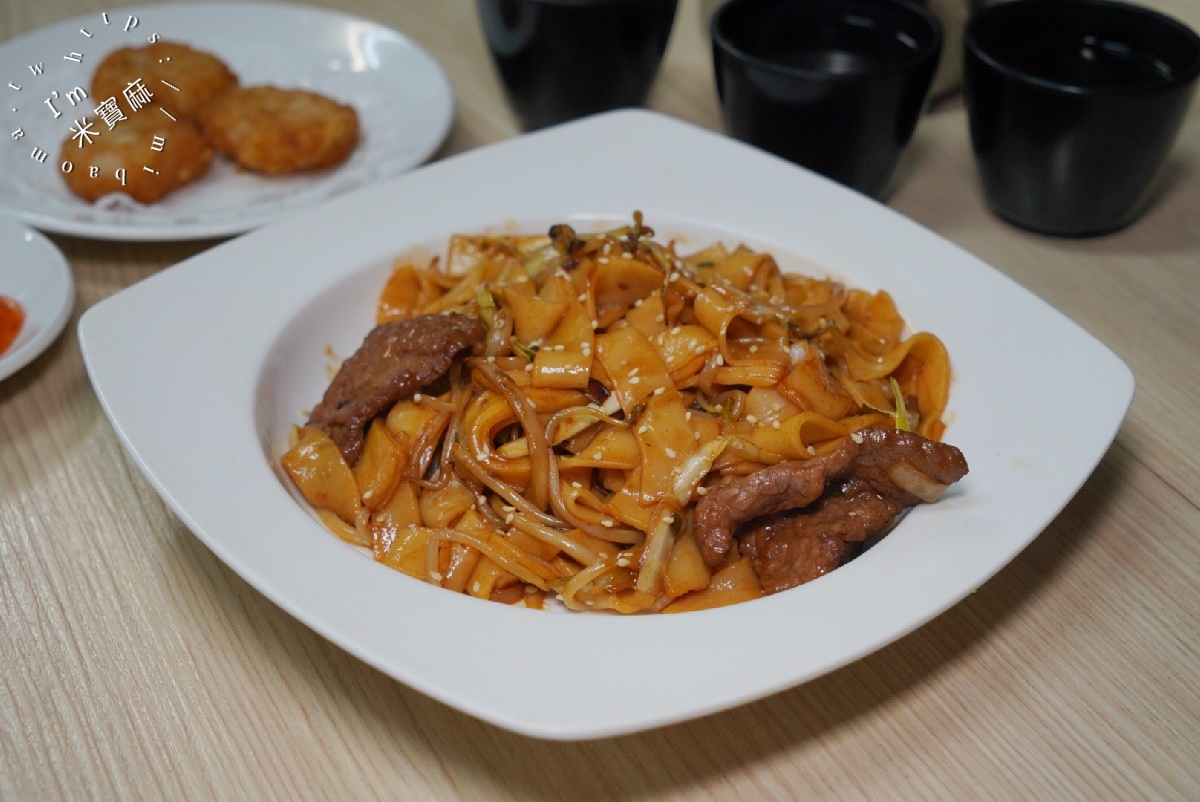 好饗吃茶餐廳┃中正區港式 茶餐廳。藏身市場的好味道，從早上就開賣的港點熱炒小食
