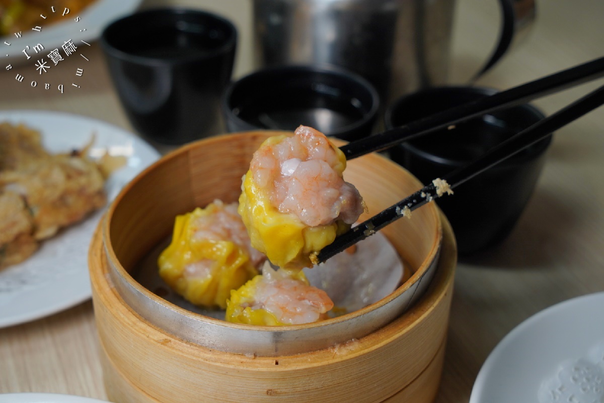 好饗吃茶餐廳┃中正區港式 茶餐廳。藏身市場的好味道，從早上就開賣的港點熱炒小食