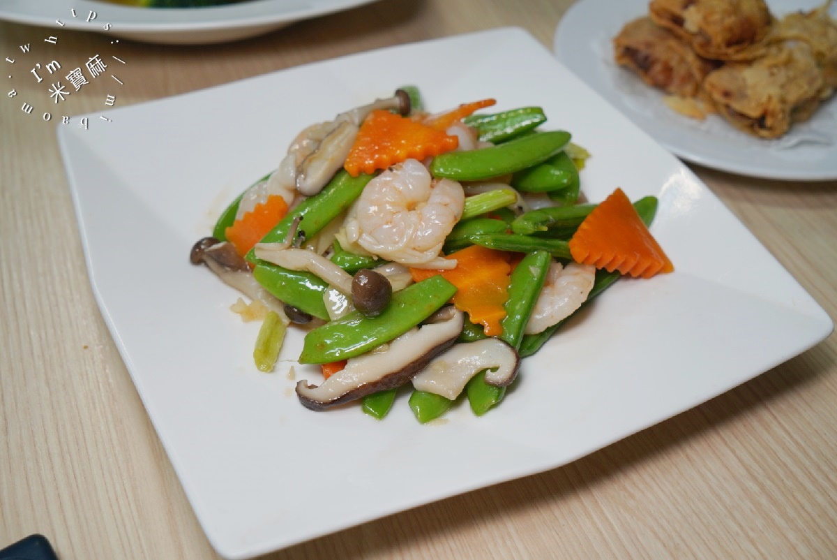 好饗吃茶餐廳┃中正區港式 茶餐廳。藏身市場的好味道，從早上就開賣的港點熱炒小食
