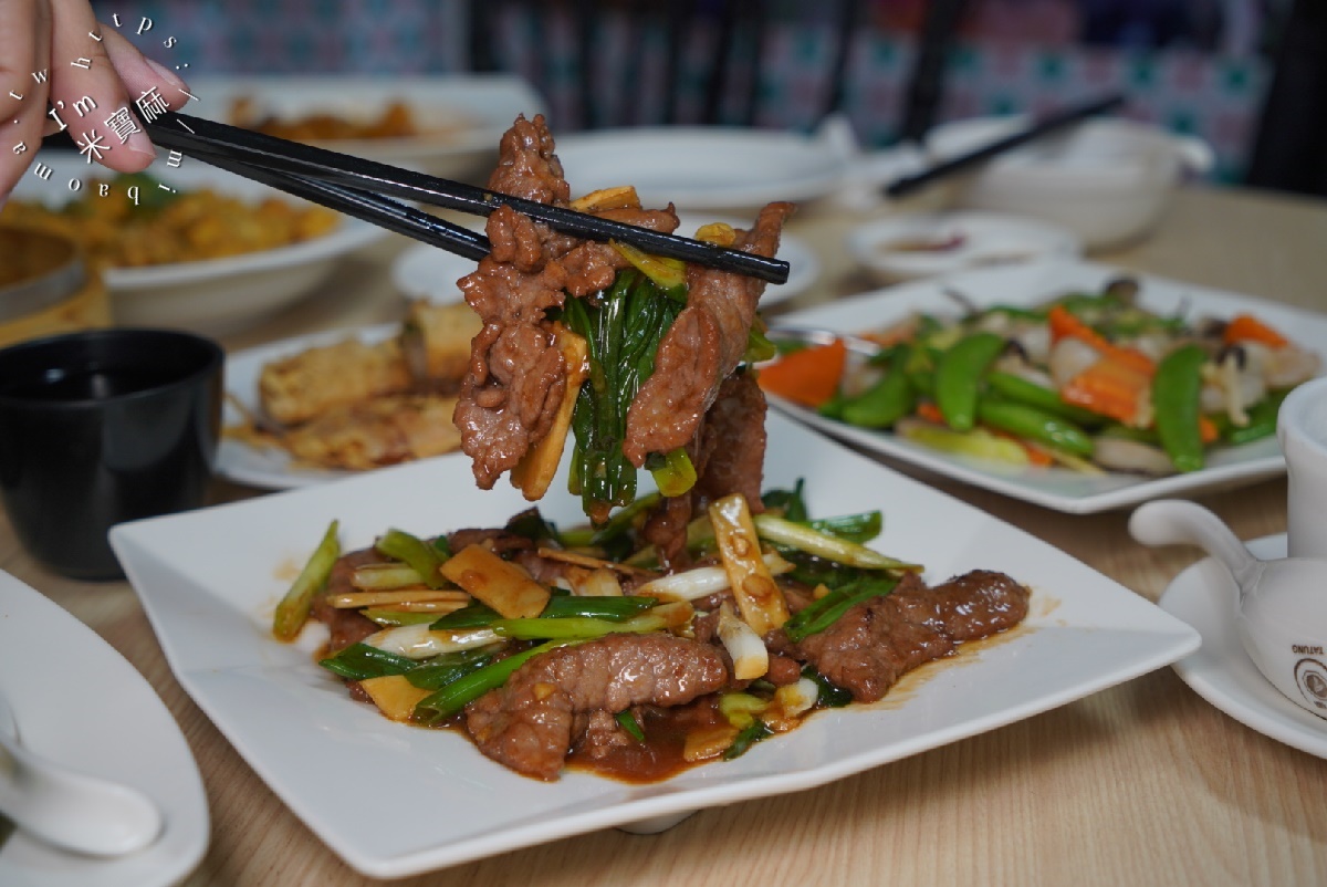 好饗吃茶餐廳┃中正區港式 茶餐廳。藏身市場的好味道，從早上就開賣的港點熱炒小食