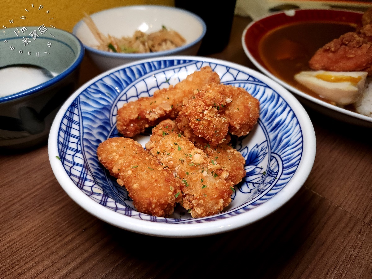 小吉咖哩┃板橋美食。雙醬享受更滿足，內用加醬加飯加麵都不加價，還有炸物飲料及甜點的選擇