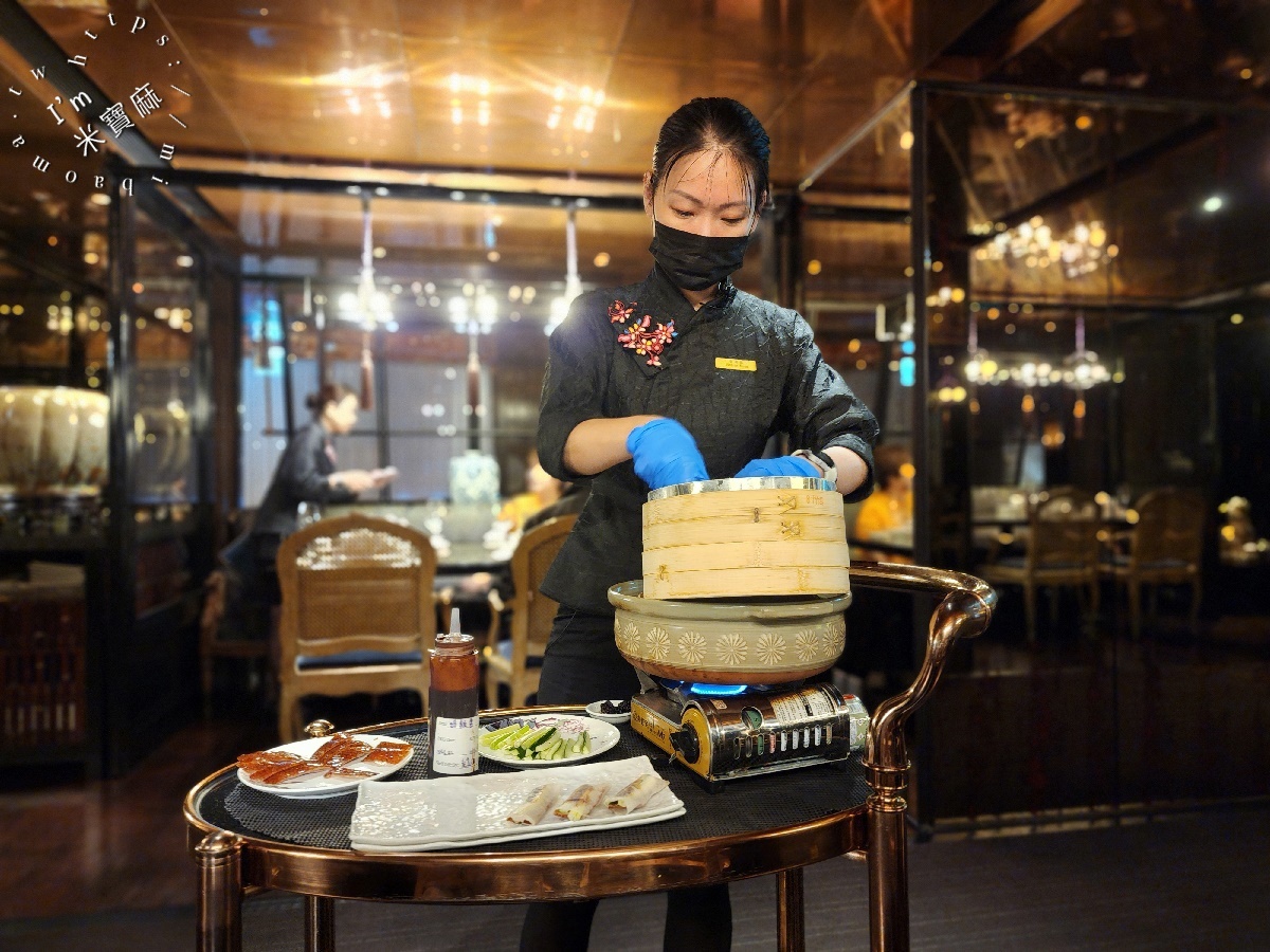 君品酒店 頤宮中餐廳 Le Palais ┃連續7年米其林三星，此生必吃火焰片皮鴨，實在是有夠正點!蘿蔔絲餅一定要預訂起來