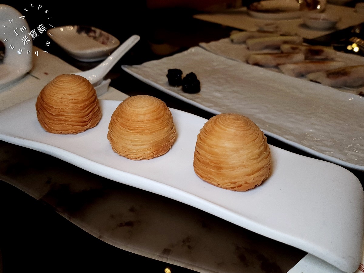 君品酒店 頤宮中餐廳 Le Palais ┃連續7年米其林三星，此生必吃火焰片皮鴨，實在是有夠正點!蘿蔔絲餅一定要預訂起來