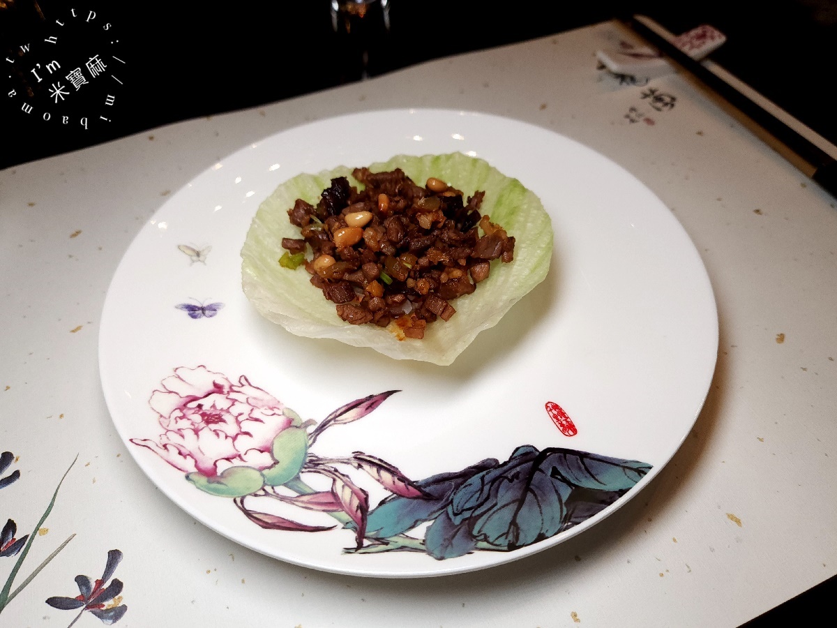君品酒店 頤宮中餐廳 Le Palais ┃連續7年米其林三星，此生必吃火焰片皮鴨，實在是有夠正點!蘿蔔絲餅一定要預訂起來