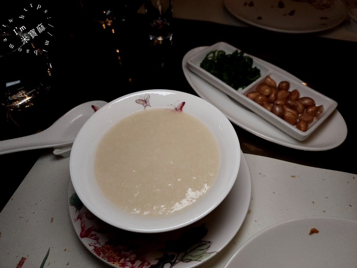 君品酒店 頤宮中餐廳 Le Palais ┃連續7年米其林三星，此生必吃火焰片皮鴨，實在是有夠正點!蘿蔔絲餅一定要預訂起來