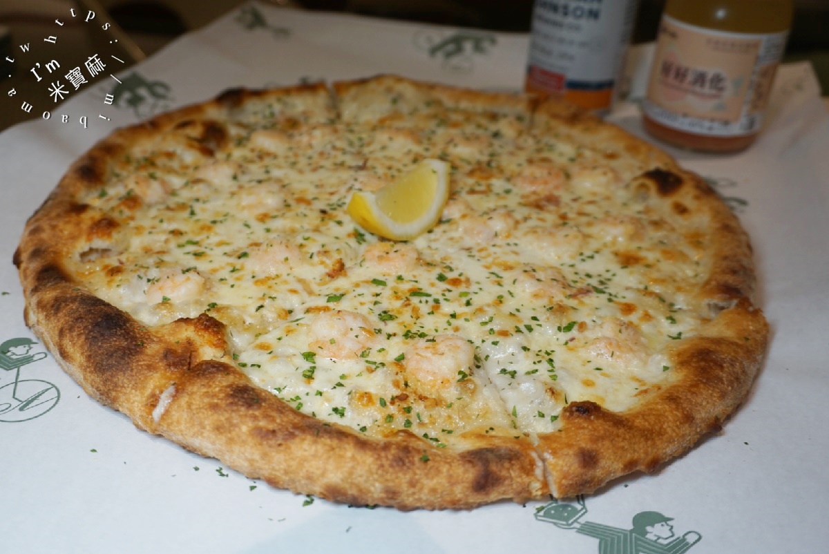 Pizza Americano 老美披薩┃信義安和pizza，寵物友善餐廳。手工酸種披薩，紅醬白醬必吃，另有單片選擇!