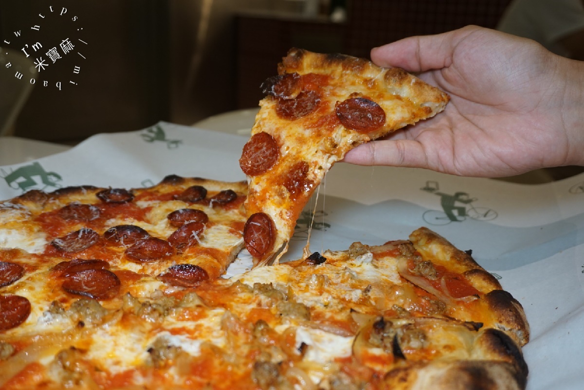 Pizza Americano 老美披薩┃信義安和pizza，寵物友善餐廳。手工酸種披薩，紅醬白醬必吃，另有單片選擇!