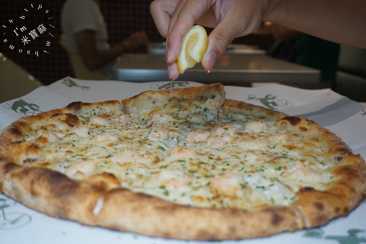 Pizza Americano 老美披薩┃信義安和pizza，寵物友善餐廳。手工酸種披薩，紅醬白醬必吃，另有單片選擇!