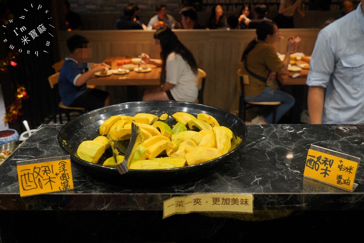 艾佳牛排館┃桃園牛排吃到飽。比臉大牛排、無限自助吧，保證讓你飽到喉嚨