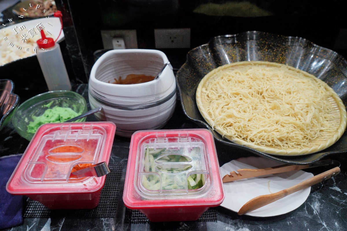 艾佳牛排館┃桃園牛排吃到飽。比臉大牛排、無限自助吧，保證讓你飽到喉嚨