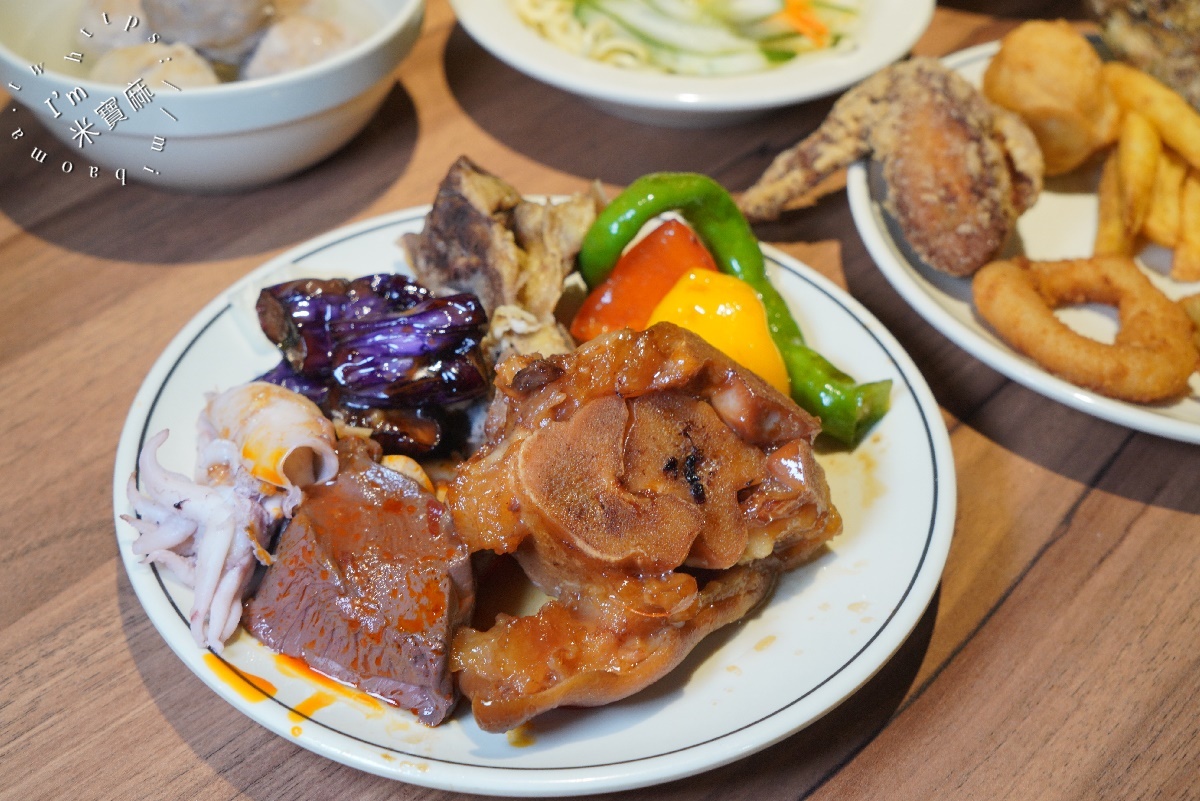 艾佳牛排館┃桃園牛排吃到飽。比臉大牛排、無限自助吧，保證讓你飽到喉嚨
