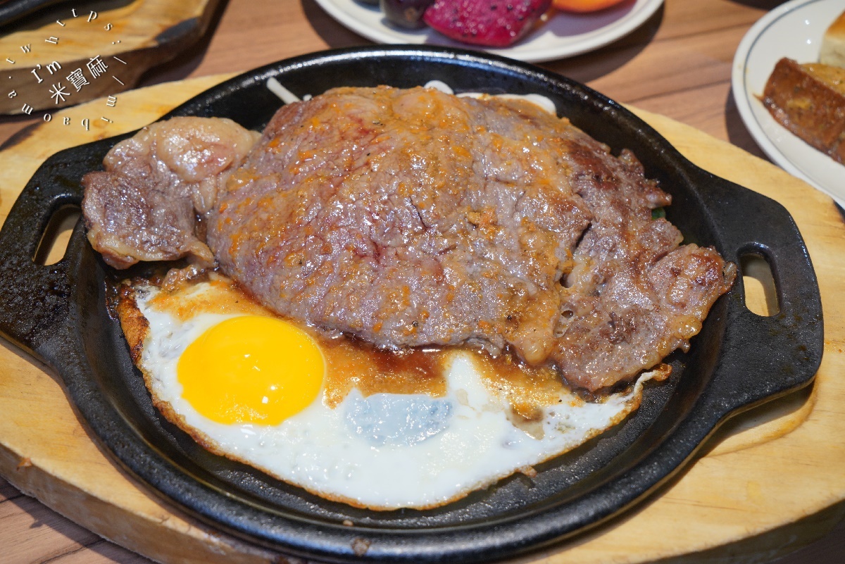 艾佳牛排館┃桃園牛排吃到飽。比臉大牛排、無限自助吧，保證讓你飽到喉嚨