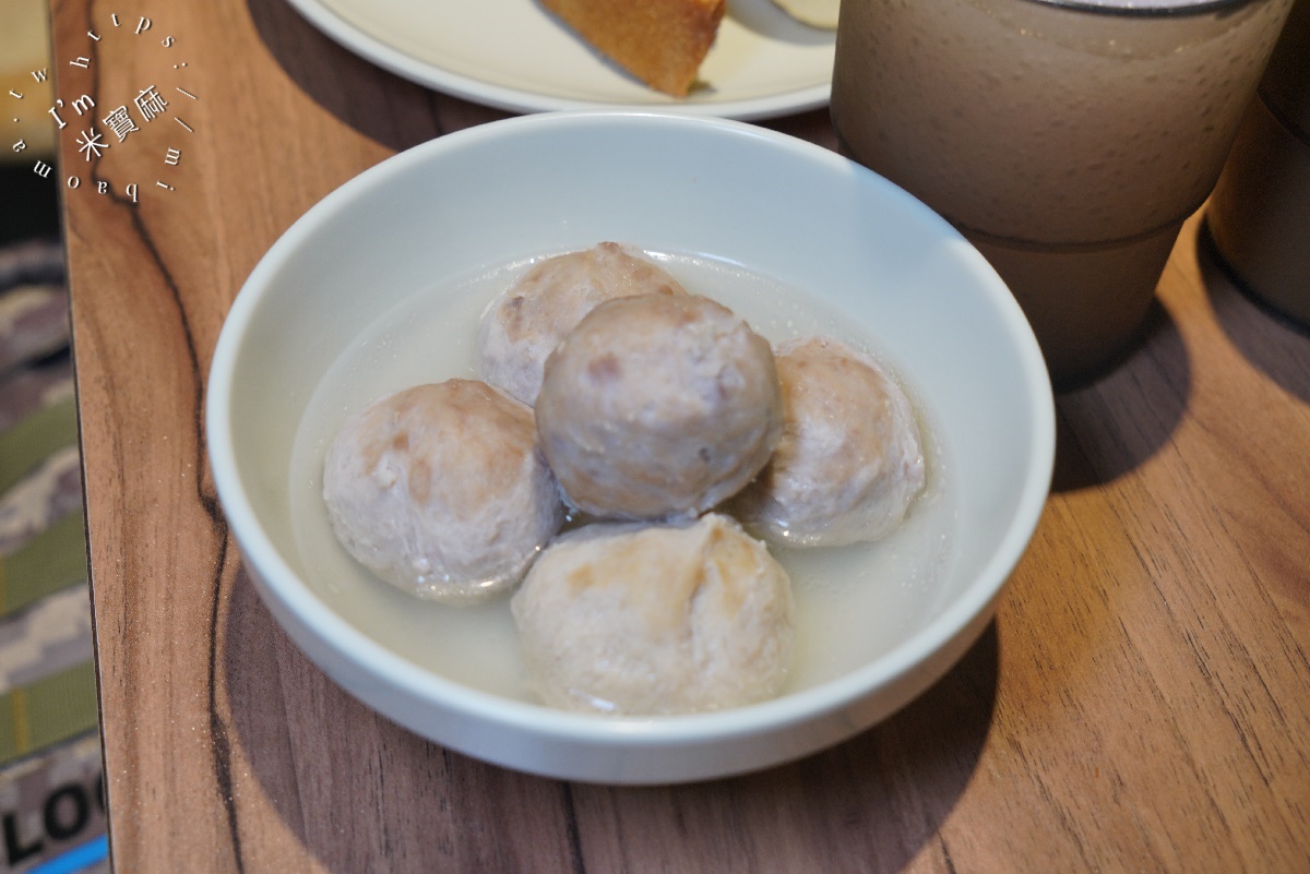 艾佳牛排館┃桃園牛排吃到飽。比臉大牛排、無限自助吧，保證讓你飽到喉嚨