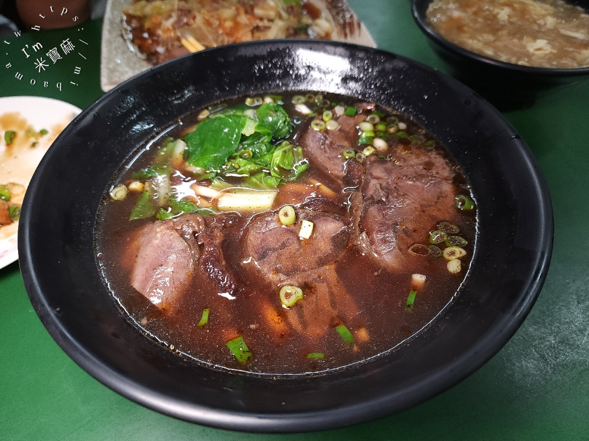 吉立小館┃中和廟口美食。在地人私藏的暖心牛肉麵與滷味小吃，CP值高到想天天報到