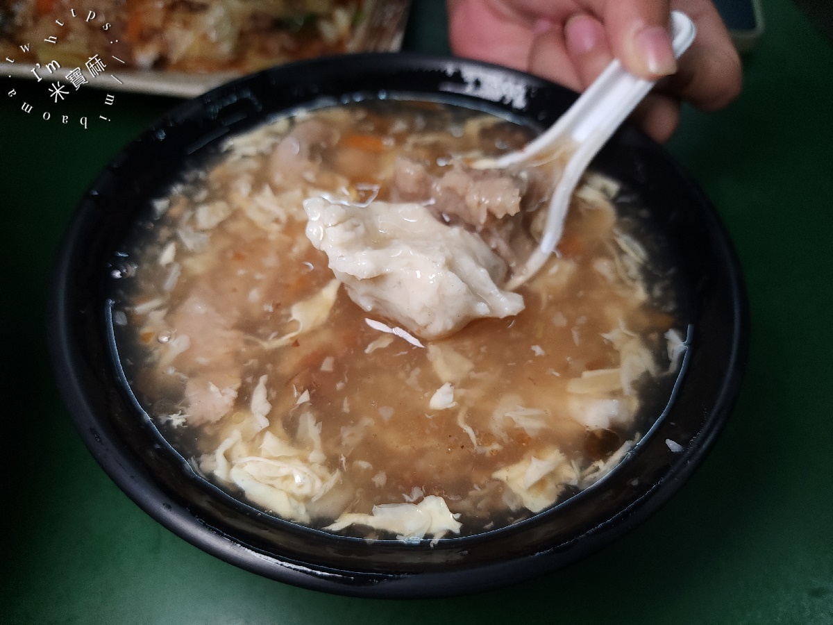 吉立小館┃中和廟口美食。在地人私藏的暖心牛肉麵與滷味小吃，CP值高到想天天報到