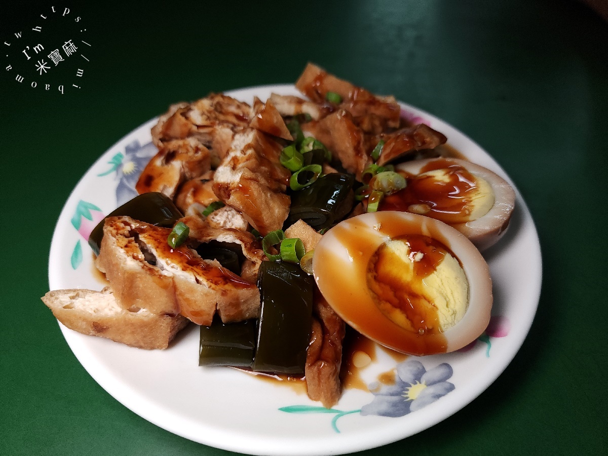 吉立小館┃中和廟口美食。在地人私藏的暖心牛肉麵與滷味小吃，CP值高到想天天報到