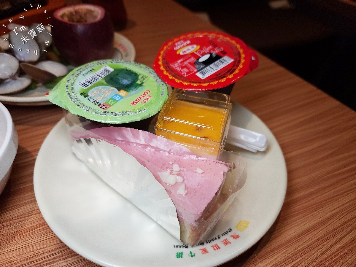 貴族世家板橋板新店┃板橋牛排吃到飽。排隊人潮爆炸！380元牛排自助吧，蚵仔煎、煎魚無限續，CP值爆表！