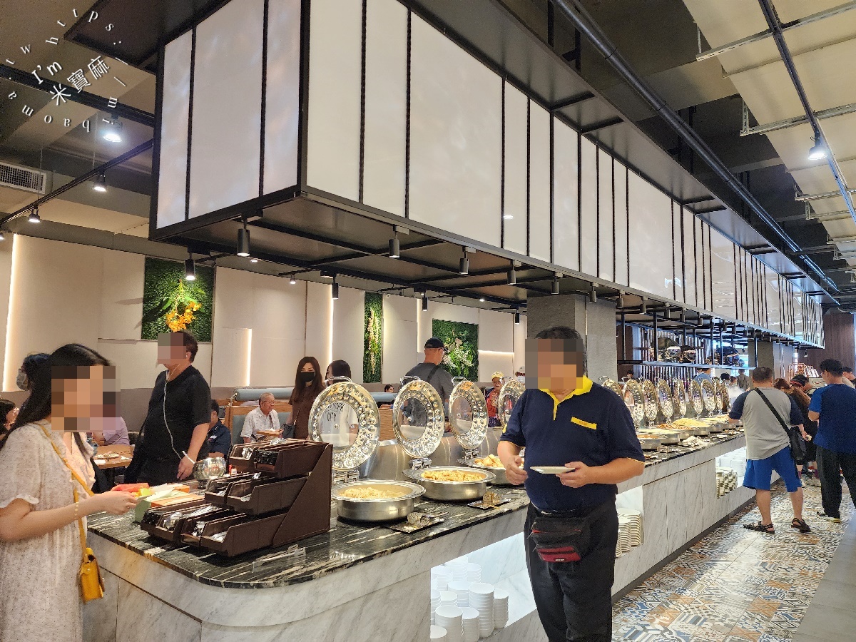 貴族世家板橋板新店┃板橋牛排吃到飽。排隊人潮爆炸！380元牛排自助吧，蚵仔煎、煎魚無限續，CP值爆表！