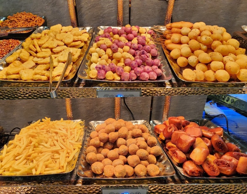 貴族世家板橋板新店┃板橋牛排吃到飽。排隊人潮爆炸！380元牛排自助吧，蚵仔煎、煎魚無限續，CP值爆表！