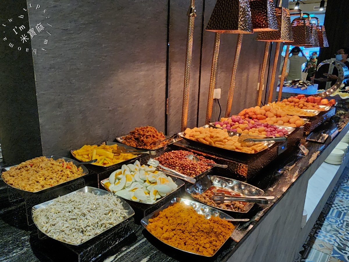 貴族世家板橋板新店┃板橋牛排吃到飽。排隊人潮爆炸！380元牛排自助吧，蚵仔煎、煎魚無限續，CP值爆表！