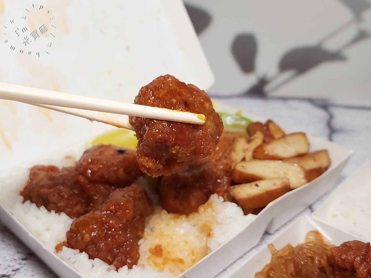 搶鮮食堂┃永和便當。在地人不想公開的便當店!招牌炸雞腿、排骨飯，現炸酥香太欠吃