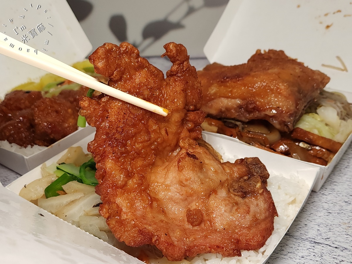 搶鮮食堂┃永和便當。在地人不想公開的便當店!招牌炸雞腿、排骨飯，現炸酥香太欠吃