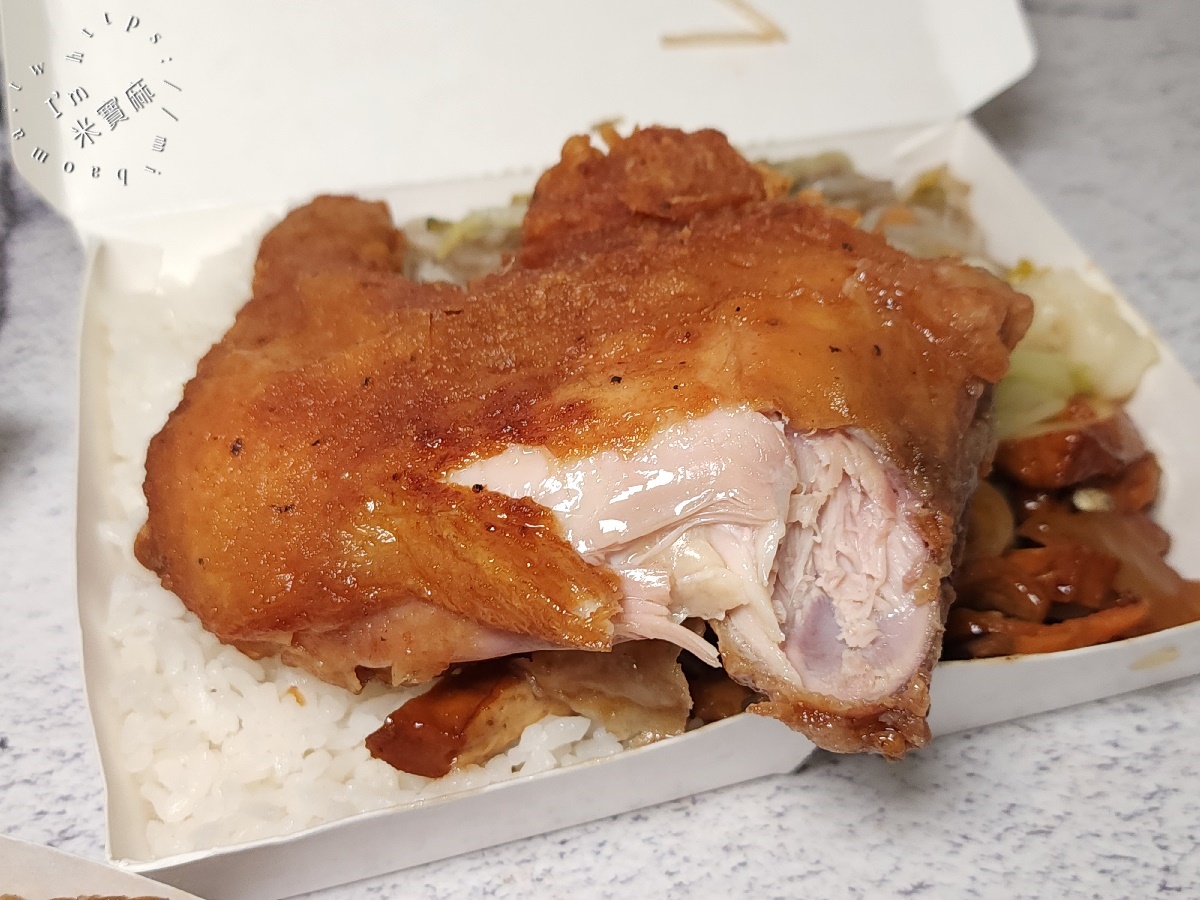 搶鮮食堂┃永和便當。在地人不想公開的便當店!招牌炸雞腿、排骨飯，現炸酥香太欠吃