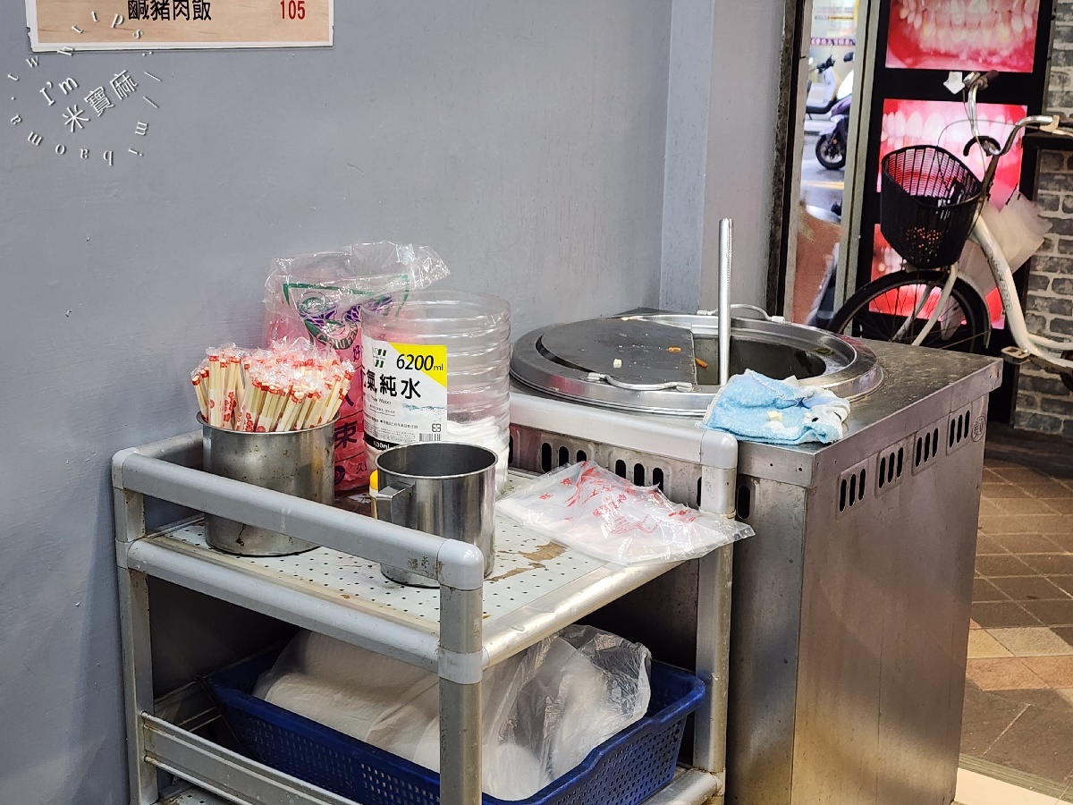 搶鮮食堂┃永和便當。在地人不想公開的便當店!招牌炸雞腿、排骨飯，現炸酥香太欠吃
