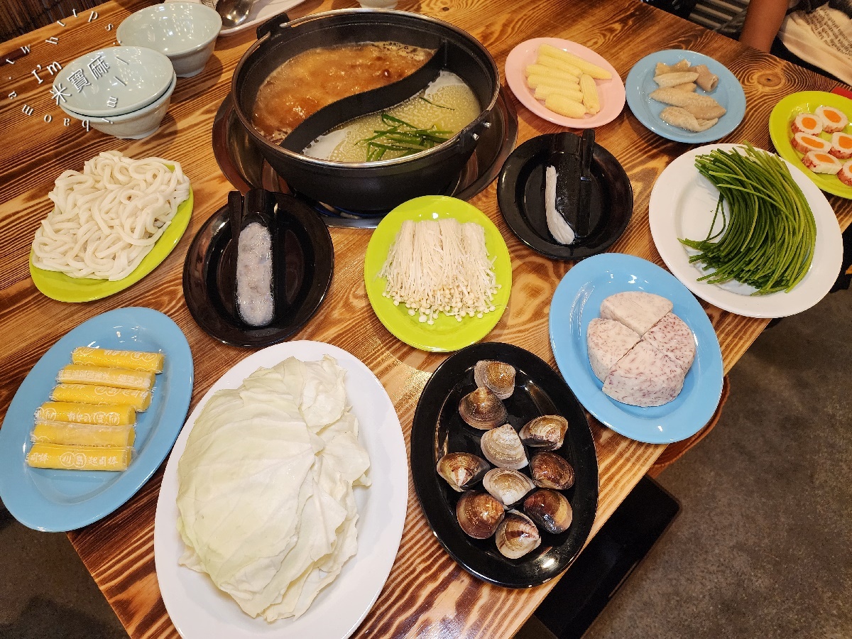 螺螄福Rose food正宗柳州螺螄鴛鴦石頭火鍋 延吉店┃盤色計價涮到飽！多種湯底選擇，涮什麼都好吃